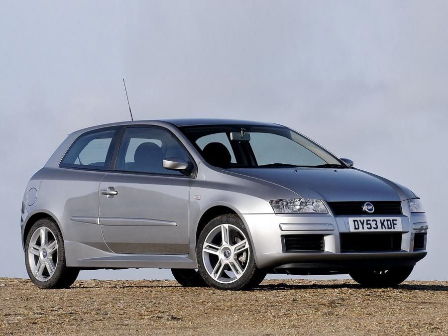  Fiat Stilo Abarth 3-Door 2001 года  (UK) (фото 8 из 12)